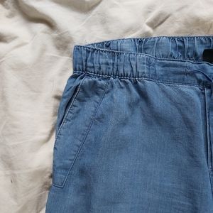 Featherweight denim ankle pants